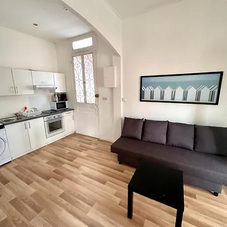 Apartamento 106 - T3 Avec Terrasse Dans Une Ancienne *